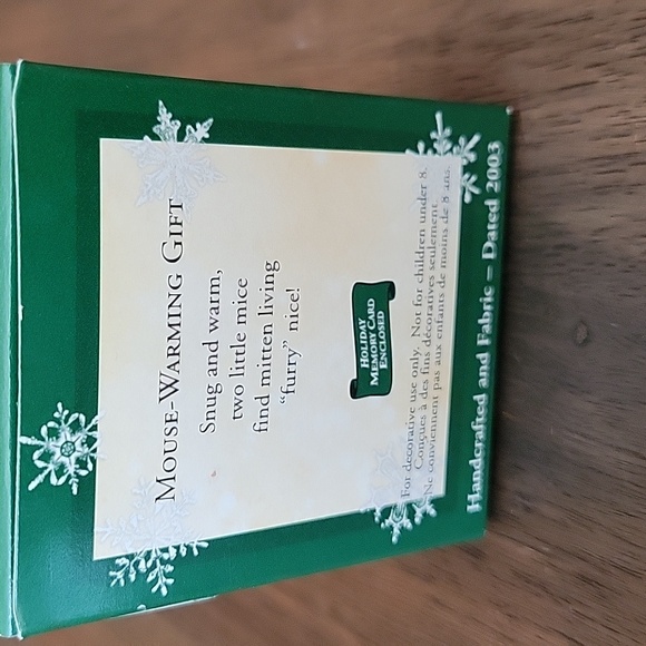Hallmark Vintage 2003 MOUSE WARMING GIFT Miniature Ornament - Picture 3 of 5